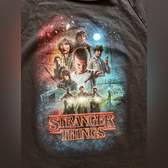 Women’s Stranger Things long sleeve knit top - size large - Picture 2 of 5